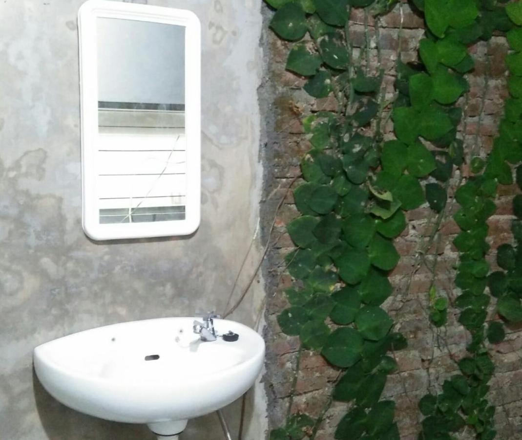 Condro Wulan Hostel Malang Zewnętrze zdjęcie