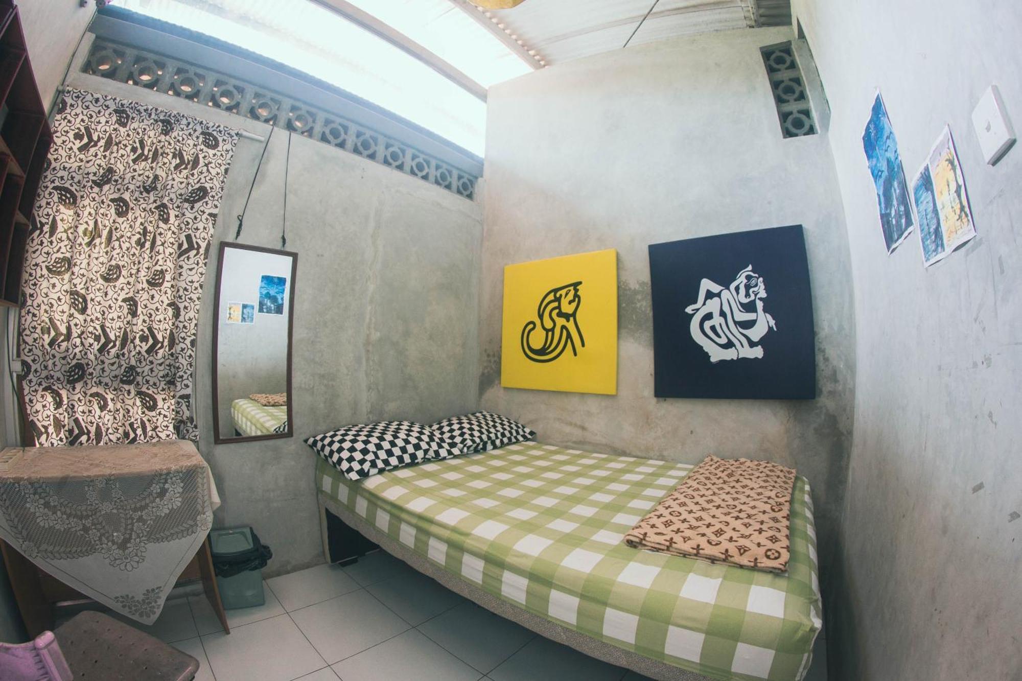 Condro Wulan Hostel Malang Zewnętrze zdjęcie